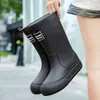 Botas de Chuva Femininas de Cano Médio da Moda com Cordão, Versáteis para Uso Externo, Acampamento, Sapatos Impermeáveis para Trabalho na Cozinha, Lavagem de Carro, Antiderrapantes