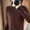 Camisa básica feminina de algodão puro tricotado, gola redonda com borda enrolada, manga longa, corte solto, top interno versátil para mulheres, Primavera 2026