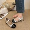 Sapatos Femininos de Couro Pequenos Estilo Mary Jane Rústico Branco Retro 2025 Nova Coleção Primavera e Outono Sapatos de Salto Baixo Estilo Francês Pequeno Estilo Chanel