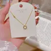 Collar de Guirnalda de Flores Estrelladas Lujo Ligero Nicho Sentido de Alta Gama Cadena para Clavícula Estilo Coreano Suave Exquisito Versátil Collar Diario