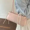 Bolsa de Braço Doce com Bolinhas Tendência de Nicho para Mulheres, Nova Bolsa de Ombro Versátil 2026, Bolsa Baguete Versátil para o Dia a Dia