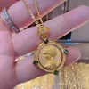 Collar con colgante de reina de oro de arena de Vietnam microincrustado para mujer, moda de lujo, sentido de alta gama, colgante Joker as femenino al por mayor