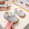 Sapatos de Caminhada para Bebê Menina com Laço de Renda, Sola Macia Antiderrapante, Tênis de Princesa para Criança Pequena, Calçado Infantil com Velcro, Moderno