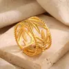 Anillo Abierto de Hojas de Ginkgo Amarillo Dorado de Otoño Más Vendido Transfronterizo Exquisito Acero Inoxidable Lujo Ligero Anillo de Parche Redondo de Flor