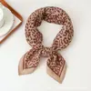Bufanda Pequeña de Seda Cálida y Elegante Versátil para Otoño e Invierno para Mujer, Popular Estilo Nuevo 2025, Combinable con Ropa, Chal, Pañuelo Cuadrado, Bufanda para el Cuello