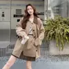 Outono de 2026 Nova Moda Casual Simples Elegante Renda Cor Contrastante Gola de Renda Conjunto de Trench Coat de Alta Qualidade