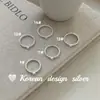 Nueva joyería coreana estilo ins de Dongdaemun, anillo cerrado de plata de ley S925 con raya vertical y circón, simple y apilable