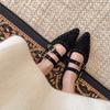 Sapatilhas Pontudas Marrons Retro com Salto Interno para Mulheres 2025 Outono Novo Versátil Sapatilhas com Rebites Boca Rasa Sapatos Mary Jane