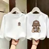 Camiseta de manga larga de algodón puro para niños talla mediana y grande, camiseta básica infantil de estilo coreano moderna y elegante para otoño 2026