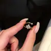Anel de meteoro elegante e luxuoso com incrustação requintada, anel de diamante luz estelar estilo francês