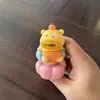 Capivara Lulu Brinquedo de Pelúcia Giratório para Carro e Mesa de Escritório, Figura de Mão Fofa, Decoração Peculiar para Desktop