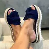 Comercio exterior 2022 verano nuevo Europeo y Americano lazo Chanclas de playa para mujer cuña de plataforma gruesa cuerda de cáñamo talla grande zapatos de mujer