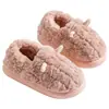 Chinelos de algodão pós-parto femininos para outono e inverno de 2026, novos sapatos de algodão fechados e quentes de pelúcia para casa para mulheres