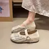 Sapatos Femininos Trançados de Bico Redondo e Salto Médio, Sandálias Vazadas, Sapatos Mary Jane com Palmilha Reta para Aumentar a Altura, Coleção Primavera/Verão 2026
