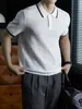 ¡Estilo de la Calle Principal! Tejido de punto Lyocell Lino Amigable con la Piel para Hombre Manga Corta Estilo Nuevo Color de Contraste Cuello Solapa Camiseta Casual de Negocios