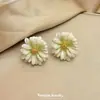 Aretes de Tachuela de Flor de Margarita Estilo Coreano Estilo Hada Accesorios de Aretes Frescos y Coloridos Pendientes de Personalidad Dulce y de Moda Accesorios para Orejas