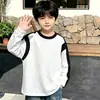 Camiseta Infantil de Algodão Puro Manga Longa Primavera e Outono Novo Estilo Meninos Desenho Animado Manga Raglan para Crianças Médias e Grandes Roupa Básica para Bebê Tendência