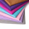 La tela de forro polar de una cara con Velcro blanco y negro se puede laminar con tela de gancho y bucle de poliéster aterciopelado, convirtiéndola en una tela mágica suave y ultradelgada para bebés