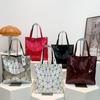Bolso Rombo Geométrico con Costura Láser Nuevo 2024 Bolso de Hombro para Mujer de Color Sólido de Moda Lentejuelas Bolso Tote de Gran Capacidad