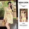 Férias na praia, estilo puro e sedutor, maiô de veludo amarelo para mulheres, conjunto de maiô de quatro peças para fontes termais e praias, com saída de praia de manga longa