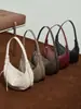Bolso Croissant de Piel de Vaca de Primera Capa Bolso Diagonal Tipo Dumpling Nuevo de Piel Genuina Nicho Un Hombro Práctico para Viajes Cotidianos Color Sólido Piel Suave Bolso para Mujer