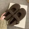 Sapatos Mary Jane de Pelo Cinza para Roupas de Inverno Femininas Novos Sapatos Baixos de Estilo Coreano para Mulheres com Altura Aumentada e Sapatos Quentes de Veludo de Algodão
