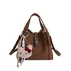 Bolsa de Mão Feminina Estilo Cesta de Design Exclusivo com Toque de Luxo, Bolsa de Ombro, Bolsa Transversal Tipo Balde, Novo Modelo Versátil Outono/Inverno 2025