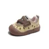 Zapatos nuevos para bebé cerrados para niños pequeños, zapatos de otoño para niños, zapatos antideslizantes de suela blanda para niños pequeños, zapatos de playa, zapatillas