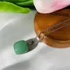 Novo Colar de Pedra Natural Quadrada Pequena 2023 Pingente de Ágata Cristalino sem Forma Feminino Sete Cores Explosões