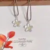 "Flor de Durazno" Cinco Bendiciones Flor Dorada Cadena de Suéter Nuevo Estilo Chino Floral Esmalte Collar para Mujer Colgante Largo