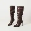 Botas de couro de salto alto bico fino tamanho grande para outono e inverno, salto fino, botas Martin femininas transfronteiriças, sola de borracha macia, calce fácil leve de salto alto cor sólida