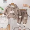 Conjunto de Lã para Meninos Tendência Crianças Colete Espesso Inverno 2025 Novo Conjunto Casual de Lã com Mangas Longas para Meninos