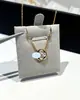 Pulseira de Quatro Flores V-Gold Edição de Luxo Pérola Branca Ouro Rosa Réplica de Luxo Leve Acabamento Fino Moda Feminina Joia Versátil