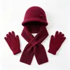 Conjunto de três peças para mãe para outono e inverno: novo chapéu de tricô floral com pelo de coelho, cachecol e luvas para aquecimento e proteção das orelhas