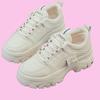 Sapatos de sola grossa estilo bolo de esponja para pais, sapatos brancos pequenos esportivos para estudantes, tênis casual para primavera e outono, fotografia de rua