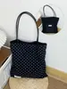 Nova Bolsa de Ombro Dupla Floral Estilo Coreano de Início de Primavera, Bolsa de Lona Versátil e Fresca com um Toque Brilhante e Vibrante, Perfeita para Viagens e Fotos