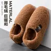 Chinelos de Algodão Femininos com Costas Fechadas 2025 Novo Inverno para Casa com Solado Grosso Pelúcia Quente Espessado Confortáveis Sapatos de Algodão