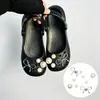 2026 Novo Estilo Retro High-End Tamancos para Meninas com Acessórios, Fivela Decorativa Resistente para Sapato com Glitter Prata Puff de Libélula
