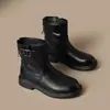 Botas de outono e inverno para mulheres, novo estilo 2026, populares botins de estilo britânico, botas retrô confortáveis de salto baixo com um efeito sofisticado e emagrecedor