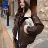 Chaqueta de cuero para motocicleta estilo retro americano en color café para mujer, versión de invierno, con forro polar y grosor añadidos, modelo nuevo con costuras de lana de cordero, cálida y de corte holgado