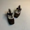 Sapatilhas Exclusivas Estilo Retro Nariz de Porco com Pelo, Sapatos Mary Jane Rasos de Inverno com Biqueira Quadrada e Forro de Lã Quente com Uma Tira