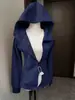 Chamarra sudadera de polar negra ajustada con capucha para mujer, nuevo modelo 2026, popular este año, entallada a la cintura, adelgazante, top corto