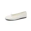 Zapatos planos de cuero genuino con suela blanda, estilo nuevo con bordado inspirado en Chanel, adornos de estrella y lazo, zapatos de corte bajo, tallas 34-42, zapatos de mujer talla grande