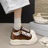 Zapatos Plataforma Gruesa Super Calientes Versátiles para Aumentar Altura con Punta Grande para Mujer para Combinar con Faldas 2026 Otoño Nueva Llegada Más Vendidos Zapatos de Suela Blanca