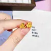 Brincos de Borboleta Escama de Dragão Brilhante Cor Dourado Areia Estrela de Cinco Pontas Mesma Loja de Ouro Design de Múltiplos Brincos Joias de Luxo Leve Atacado