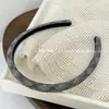 Diadema Delgada de Tela Gris Estilo Coreano para Mujer con Cuadros y Lunares, Adecuada para el Uso Diario y el Lavado de Cara