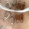 Chinelos Casuais Fechados Antiderrapantes de Solado Grosso Estilo Retrô para Mulheres, Novo Estilo Outono e Inverno, Chinelos de Algodão Minimalistas Preguiçosos de Camurça
