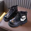 Dr. Infantil. Botas Martens 2026 Otoño/Invierno Nuevo Estilo Moda Infantil Elegantes Botines Cortos Estilo Británico Casual Botas de Piel para Niñas Venta al por Mayor