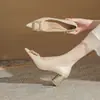 Jinqi CG6028 tacón grueso punta cuadrada hebilla cuadrada satén zapatos de boda zapatos de novia para mujer 2023 nuevos zapatos de una sola capa de tacón alto primavera y otoño