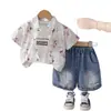Conjunto de Verano de Manga Corta para Niños 2026, Elegante Conjunto de Tres Piezas con Rayas Florales Temática Bosque para Bebé, Disponible para Dropshipping